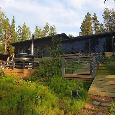 Aurora Lakeside Villa With Hot Tub, Near Rovaniemi, 4 Bedrooms, Sleeps 9
