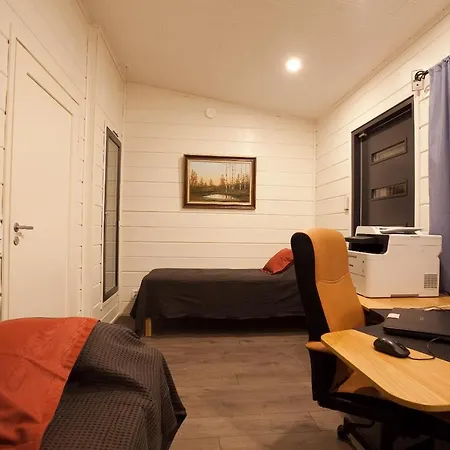 Villa Aurora Lakeside Villa With Hot Tub, Near Rovaniemi, 4 Bedrooms, Sleeps 9 *