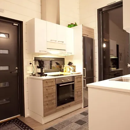 Aurora Lakeside Villa With Hot Tub, Near Rovaniemi, 4 Bedrooms, Sleeps 9 Villa